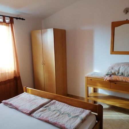 Apartments Villa Venera Ražanac Екстериор снимка
