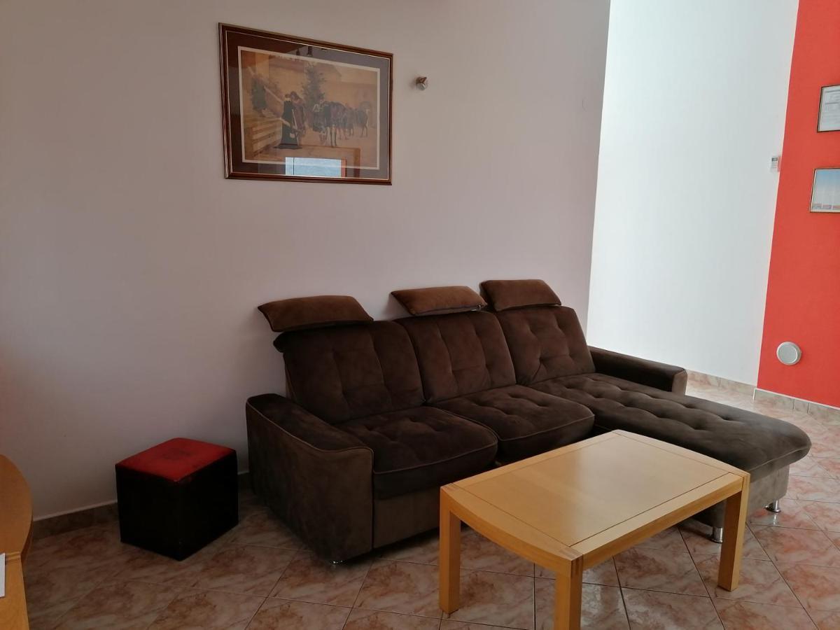 Apartments Villa Venera Ražanac Екстериор снимка