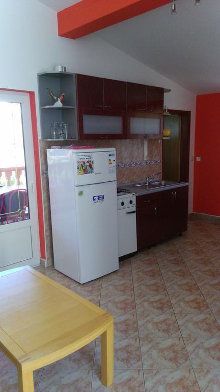 Apartments Villa Venera Ražanac Екстериор снимка