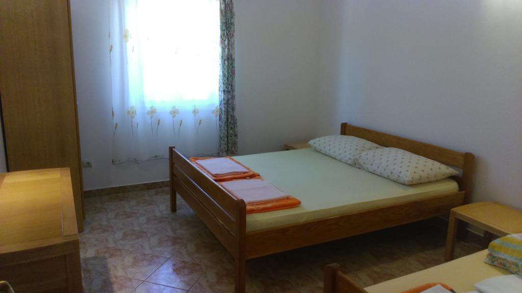Apartments Villa Venera Ražanac Екстериор снимка